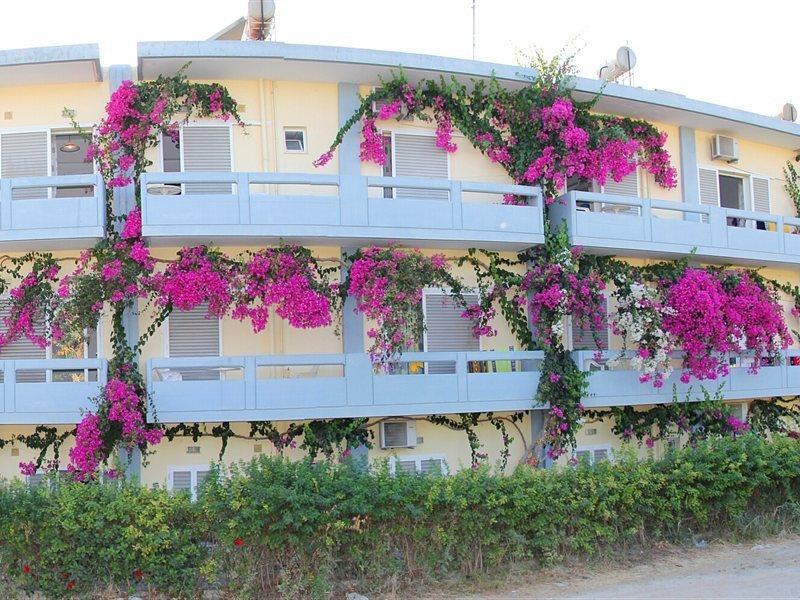 Michel Apartments Amoudara  ภายนอก รูปภาพ