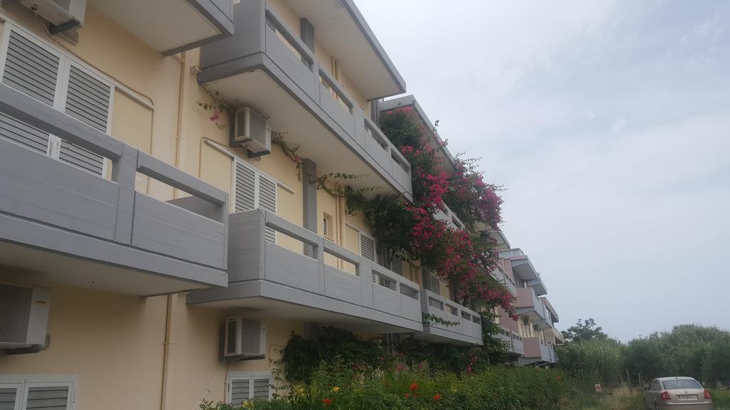 Michel Apartments Amoudara  ภายนอก รูปภาพ